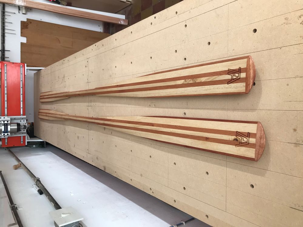 Palas para Kayak de diferentes dimensiones fabricadas en madera laminada.