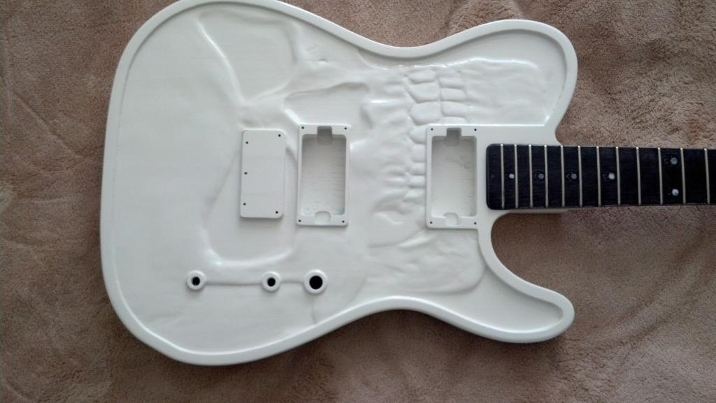 skull guitar.jpg