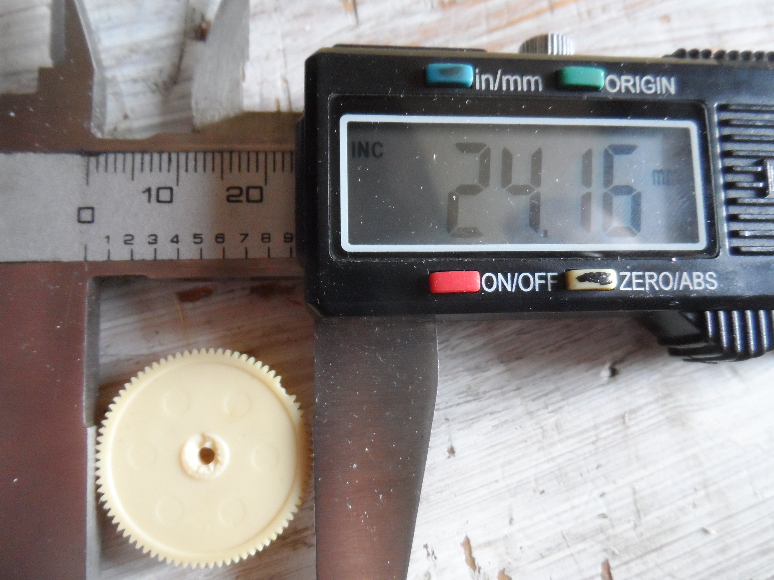 Creating a spur gear from a sample Autodesk Community