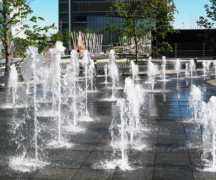 Cuatro-torres-fountains-daylight1.png